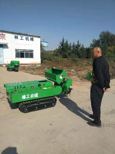 海南小型果园神器 自走水循环履带开沟机，颠覆传统施肥方式