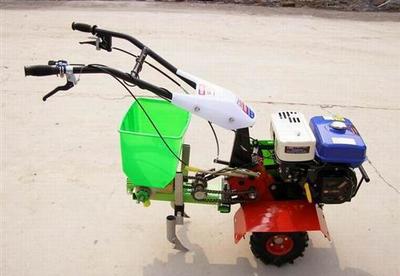 农业现代化的得力助手 多功能施肥播种机械概览